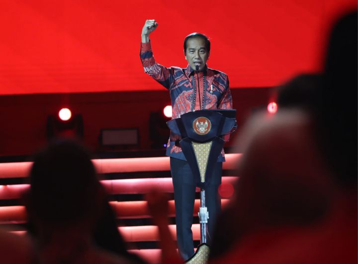 PDIP Anggap Jokowi Menyibukan Diri, Ngabalin: Jadwal Presiden Memang Seabrek-abrek