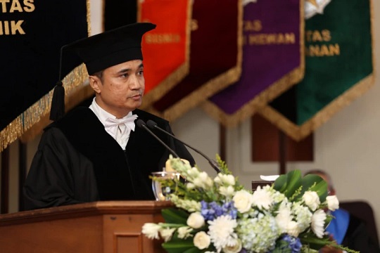 Teliti Batubara Sejak Lulus Sarjana, Ferian Dikukuhkan Sebagai Profesor Termuda Teknik Geologi UGM