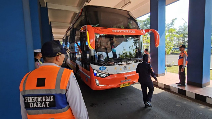 Antisipasi Tragedi Subang, Terminal Tirtonadi Solo <i>Ramp Check</i> Armada Bus
