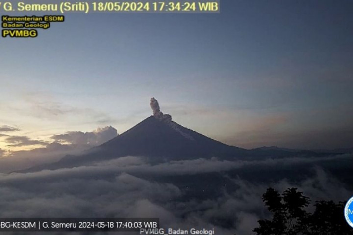 Gunung Semeru Erupsi, Luncurkan Awan Panas Sejauh 3 Km