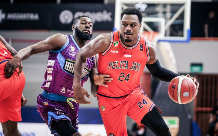 Pelita Jaya Raih Kemenangan Beruntun ke-13 dengan Membungkam Amartha Hangtuah