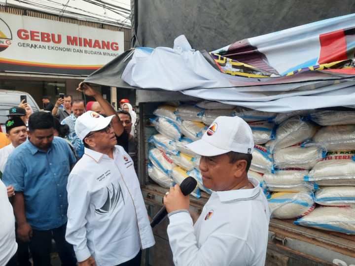 Lepas Bantuan untuk Sumbar, OSO: Semoga Ini Musibah Terakhir