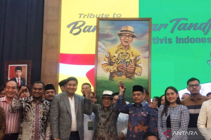 Rekam Jejak Akbar Tanjung Dianggap Menginspirasi Politikus Muda