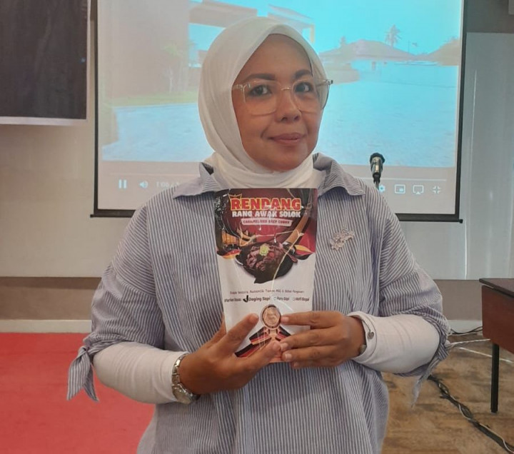 Hari Kebangkitan Nasional, Lisa Rosanti Nasabah Mekaar Solok Siap Bangkitkan Produk Lokal Rajai Pasar Nasional