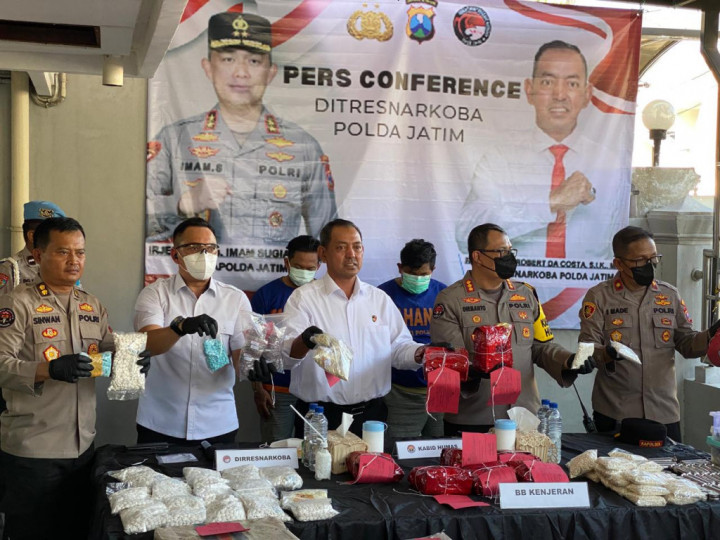 Kemarin, Kerugian Sementara Bencana Sumbar hingga Pabrik Narkoba Beromzet Miliaran Rupiah