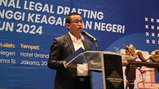 Mahasiswa PTKN Adu Gagasan di Kompetisi Legal Drafting