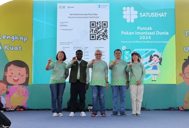 Di Puncak Pekan Imunisasi Dunia 2024, Kemenkes meluncurkan sertifikat dan notifikasi imunisasi digital. (Foto: Dok. Birkom Kemenkes)