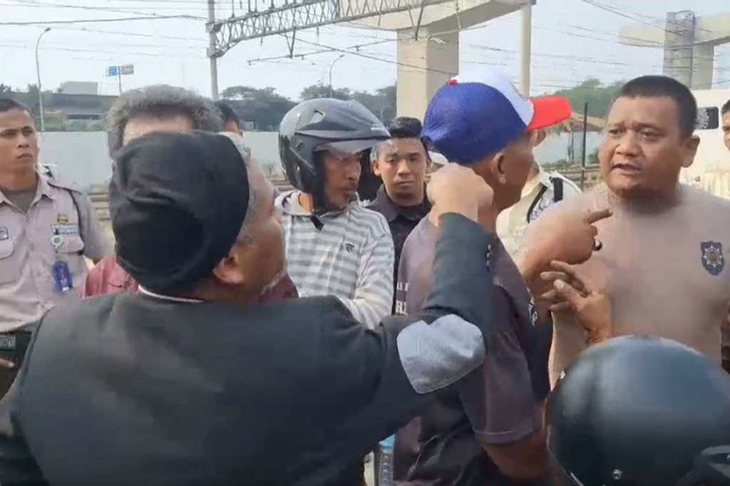 Tak Diizinkan Masuk, Pengacara Warga Kampung Bayam Adu Mulut dengan Sekuriti