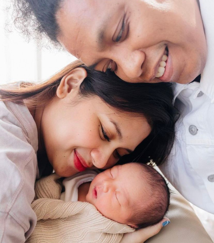 Arie Kriting Pamer Wajah Anak, Ibunda Indah Permatasari Bicara Ketus Begini