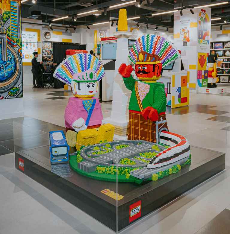 Toko ini juga menampilkan satu-satunya model balok LEGO 3D dari landmark ikonik Indonesia, seperti Monumen Nasional dan Ondel-Ondel. Dok. Ist