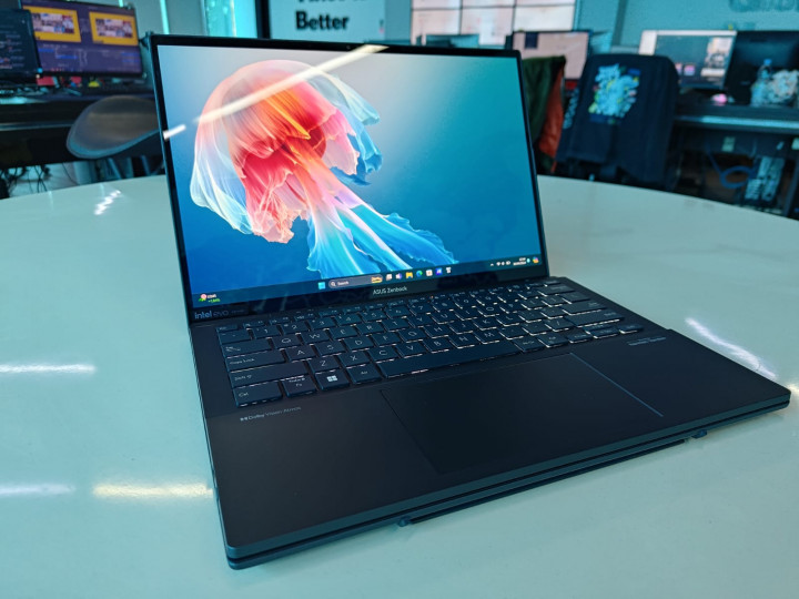 Asus Zenbook Duo UX8406, Laptop Dua Layar Super Spesial