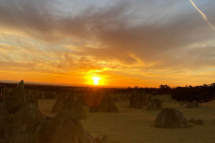 Berburu Sunset dan Bintang di Gurun Pinnacles Perth