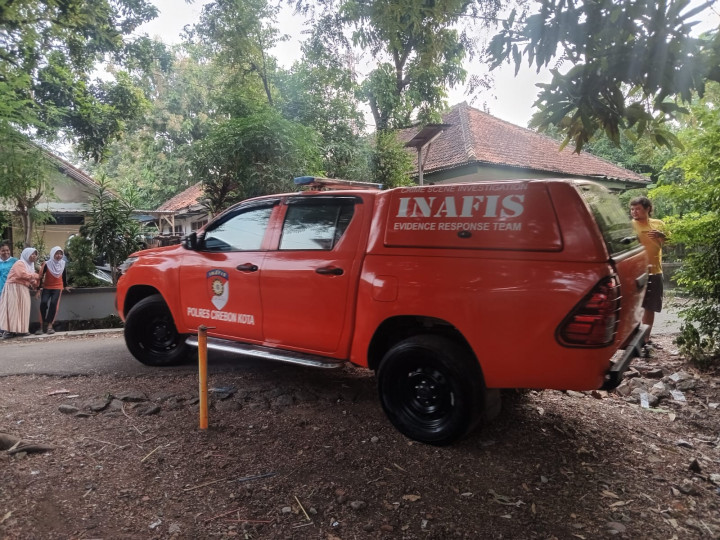 Polisi Angkut Sejumlah Dokumen dari Rumah Pegi Setiawan