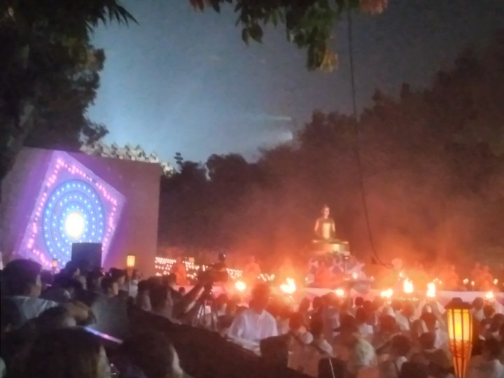 Puncak Perayaan Waisak di Candi Borobudur Berlangsung Khidmat