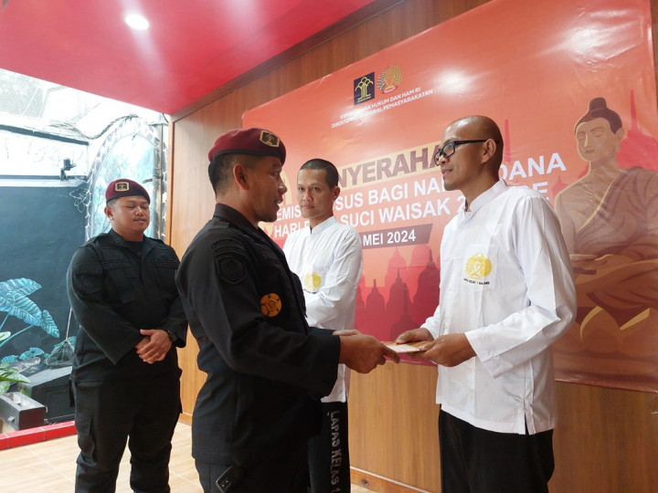 8 Napi Beragama Buddha di Lapas Malang Dapat Remisi Khusus