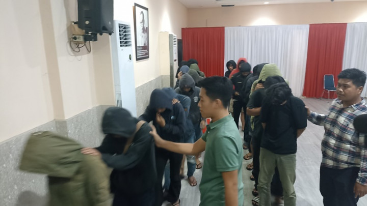 Puluhan Mahasiswa UNM Ditangkap Gegara Bentrok Antarfakultas
