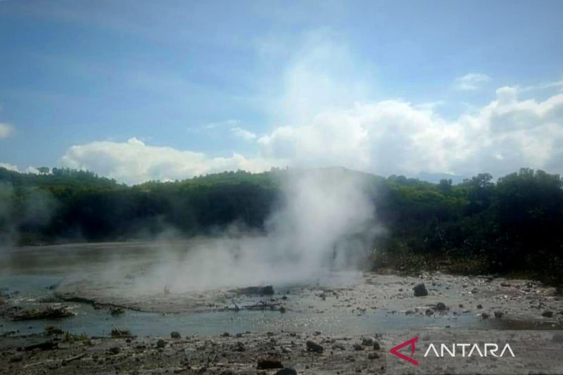 Kawah Nirwana Lampung Erupsi, BNPB: Tak Ada Korban Jiwa