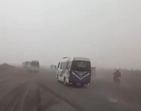 Viral Rombongan Elf Masuk Lautan Pasir Gunung Bromo, Begini Aturannya