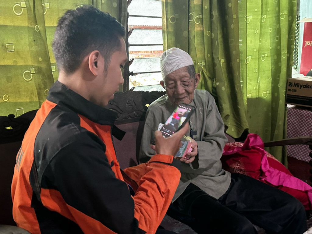 Pos Indonesia menyediakan layanan pengantaran dana pensiun untuk pensiunan yang berusia 65 tahun ke atas (Foto:Dok.PosIND)