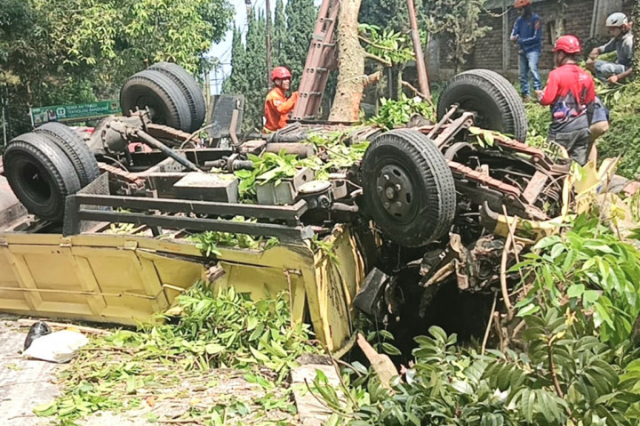 Kecelakaan Truk akibat Rem Blong di Cimahi, Sopir Tewas