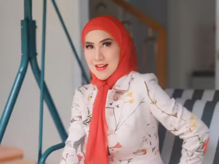 Verrell Bramasta Belikan Mobil untuk Ibu Sambung, Venna Melinda Bangga