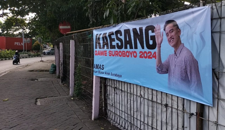 Baliho Kaesang Mulai Bertebaran di Surabaya