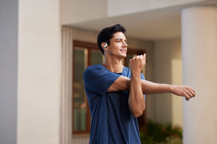 Erajaya Hadirkan TWS Open-Ear Terbaru Shokz OpenFit Air