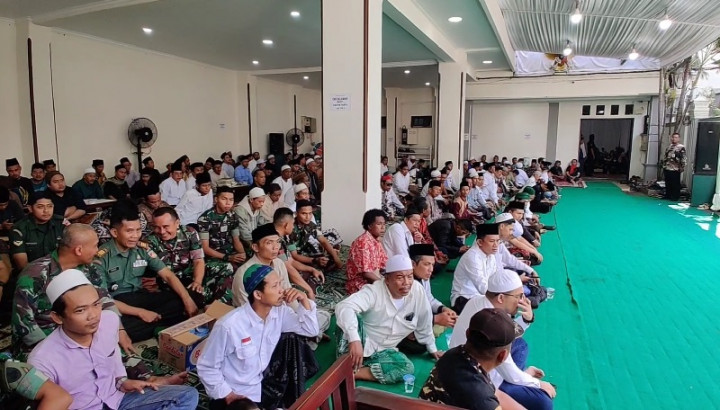 Ribuan Pelayat Memenuhi Kawasan Kediaman Habib Luthfi