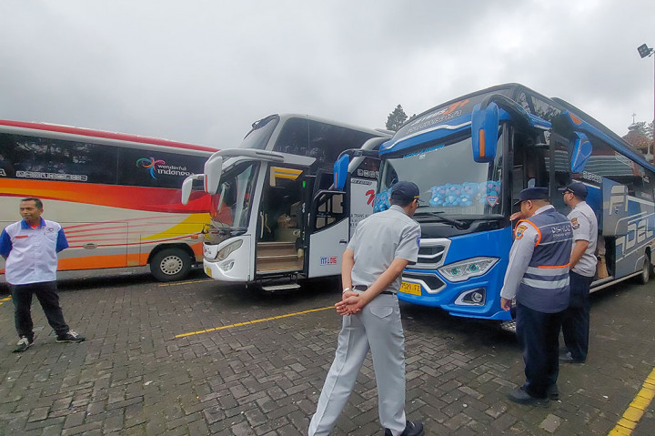 Sekolah, Simak Yuk! Ini Panduan Memilih Bus Pariwisata yang Aman