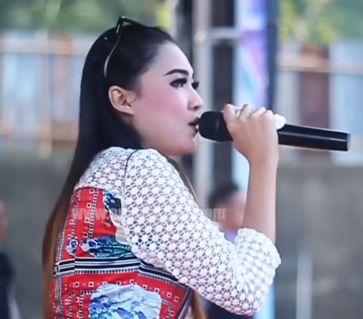 Viral Nella Kharisma Nyanyi Lagu Inggris Liriknya Jadi Darling Ngehong, Netizen Seketika Lupa Versi Aslinya