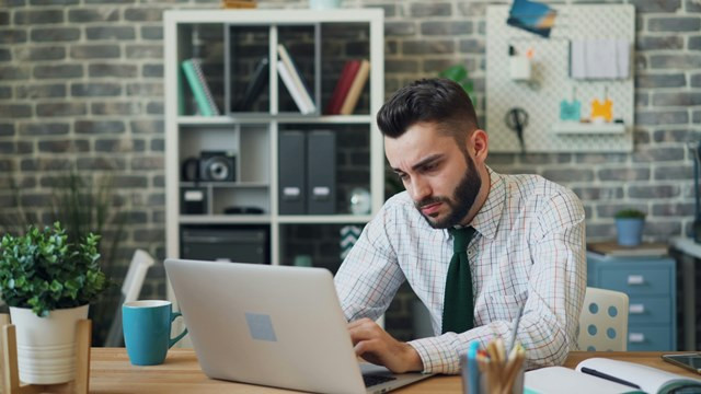 Pakar memaparkan, bekerja berlebihan mempunyai beberapa dampak buruk pada kesehatan mental. (Foto: Ilustrasi/Dok. Unsplash.com)