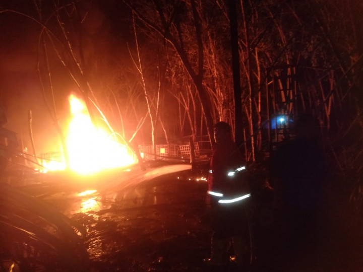 Ledakan Sumur Minyak Ilegal di Aceh Timur Hanguskan 1 Hektare Lahan