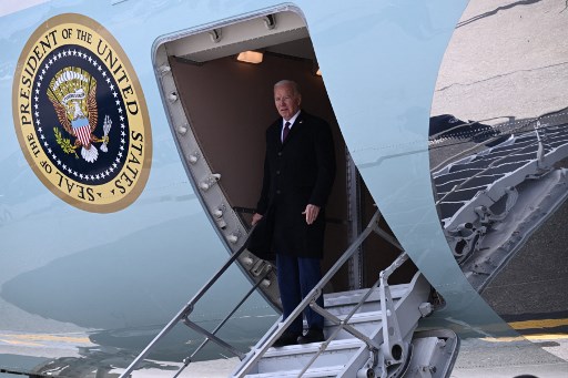 Biden Izinkan Ukraina Gunakan Senjata AS untuk Serang Rusia