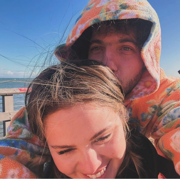 Kesepian, Selena Gomez Sempat Berniat Adopsi Anak