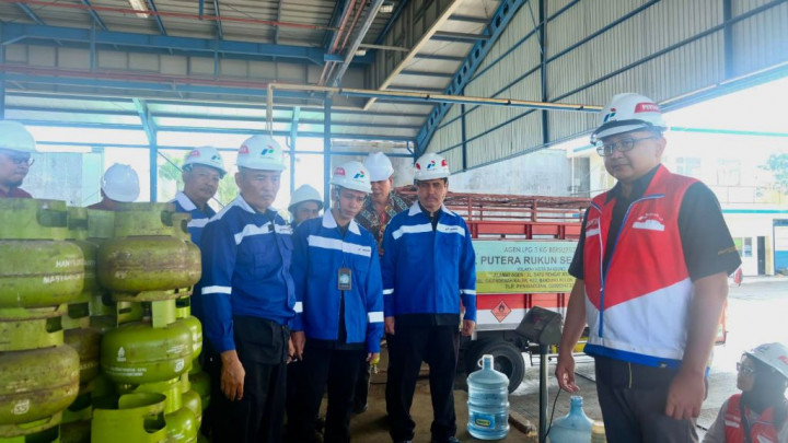Pertamina Patra Niaga Awasi Pengisian LPG di SPPBE Kota Bandung dan Cimahi
