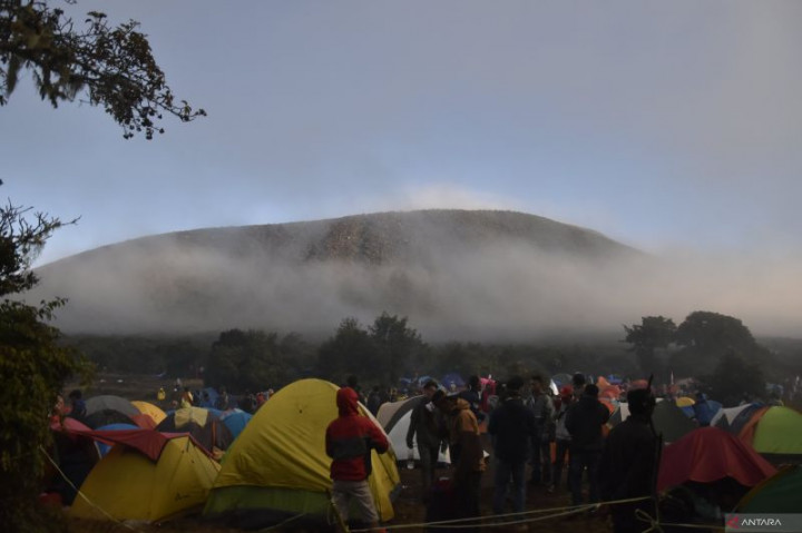Aktivitas Pendakian Gunung Dempo di Pagar Alam Ditutup Setelah Erupsi