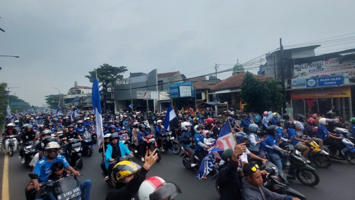 Polisi Selidiki Perusakan Mobil oleh Oknum Bobotoh saat Perayaan Juara di Bandung