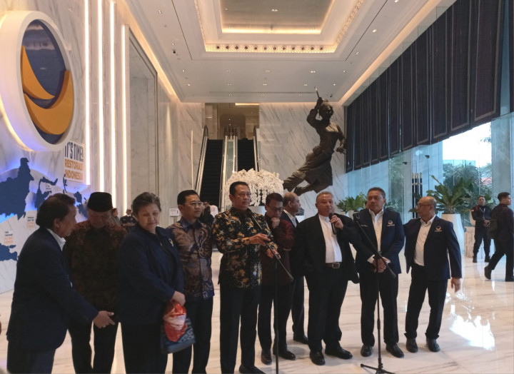 Kunjungi Surya Paloh, Bamsoet: Kangen