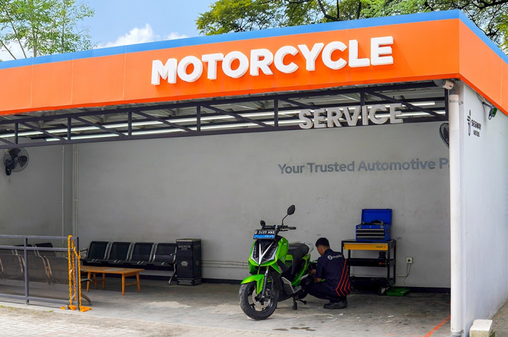 Alva Gandeng Bengkel Otoklix untuk Servis Motor Listrik