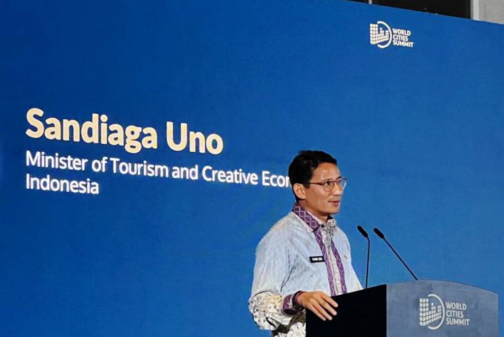 Menparekraf Sandiaga saat menjadi pembicara kunci di salah satu diskusi pleno 