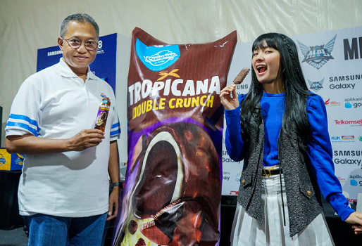 Gaet MPL Indonesia, Campina Hadirkan Es Krim Tropicana Double Crunch untuk Teman MaBar