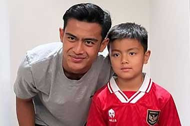 Akhirnya Putra Nia Ramadhani Ketemu Sang Idolanya Pratama Arhan