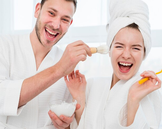 Pria pasti bisa menggunakan produk skincare wanita jika dirasa cocok dengan kebutuhan perawatan kulitnya.  (Foto: Ilustrasi. Dok. Freepik.com)