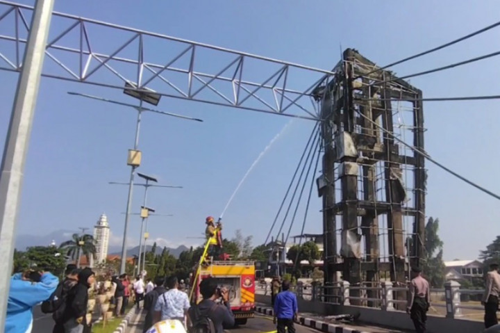 Tiang Pancang Jembatan Brawijaya Terbakar, Diduga Korsleting Listrik