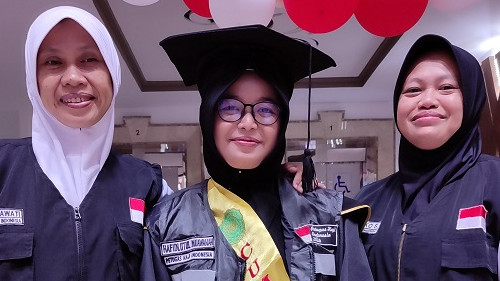 Cerita Nana, Wisuda Pascasarjana UMY di Sela Menjadi Petugas Haji