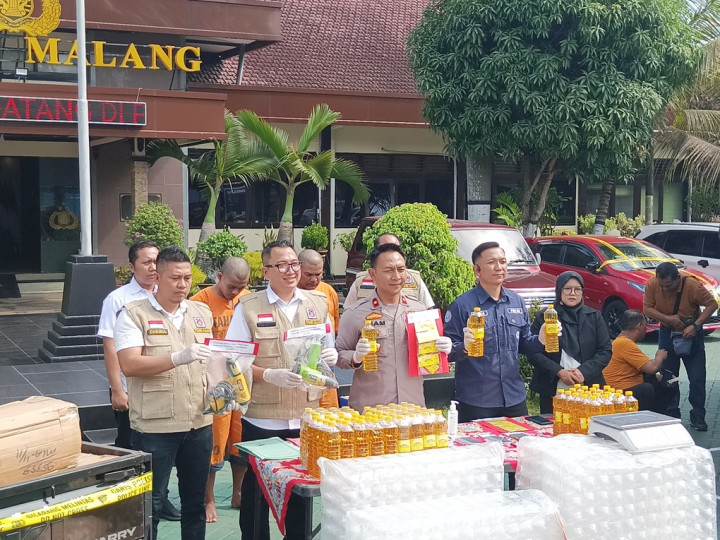 Polisi Bongkar Produksi Minyakkita Palsu Beromzet Ratusan Juta di Malang