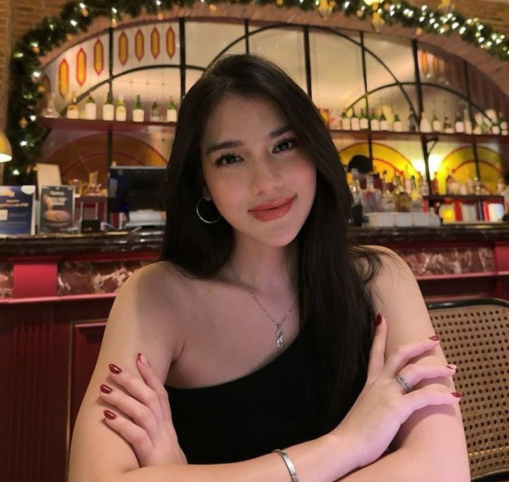 Davina Karamoy Gugup Beradegan Intim dengan Deva Mahenra