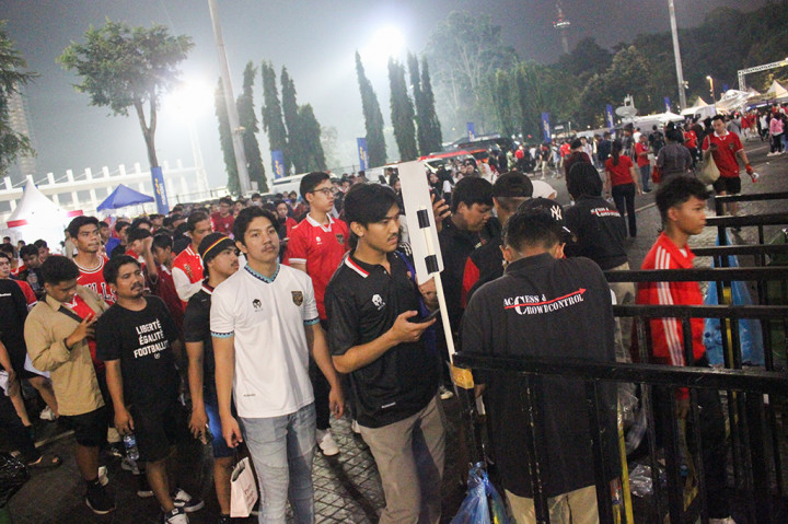 Ribuan Suporter Padati GBK Jelang Pertandingan Indonesia vs Filipina