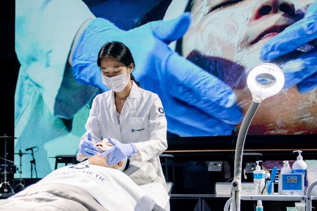 Carboxy Therapy - A New Update In Dermatology diluncurkan di Jakarta dan Surabaya. (Foto: Dok. Istimewa)