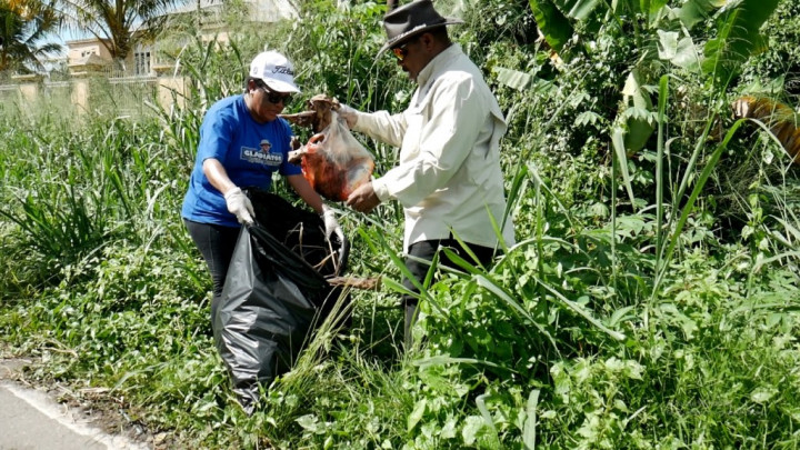 Tokoh Muda Papua Ini Kembali Lakukan Aksi bersih-bersih di Timika